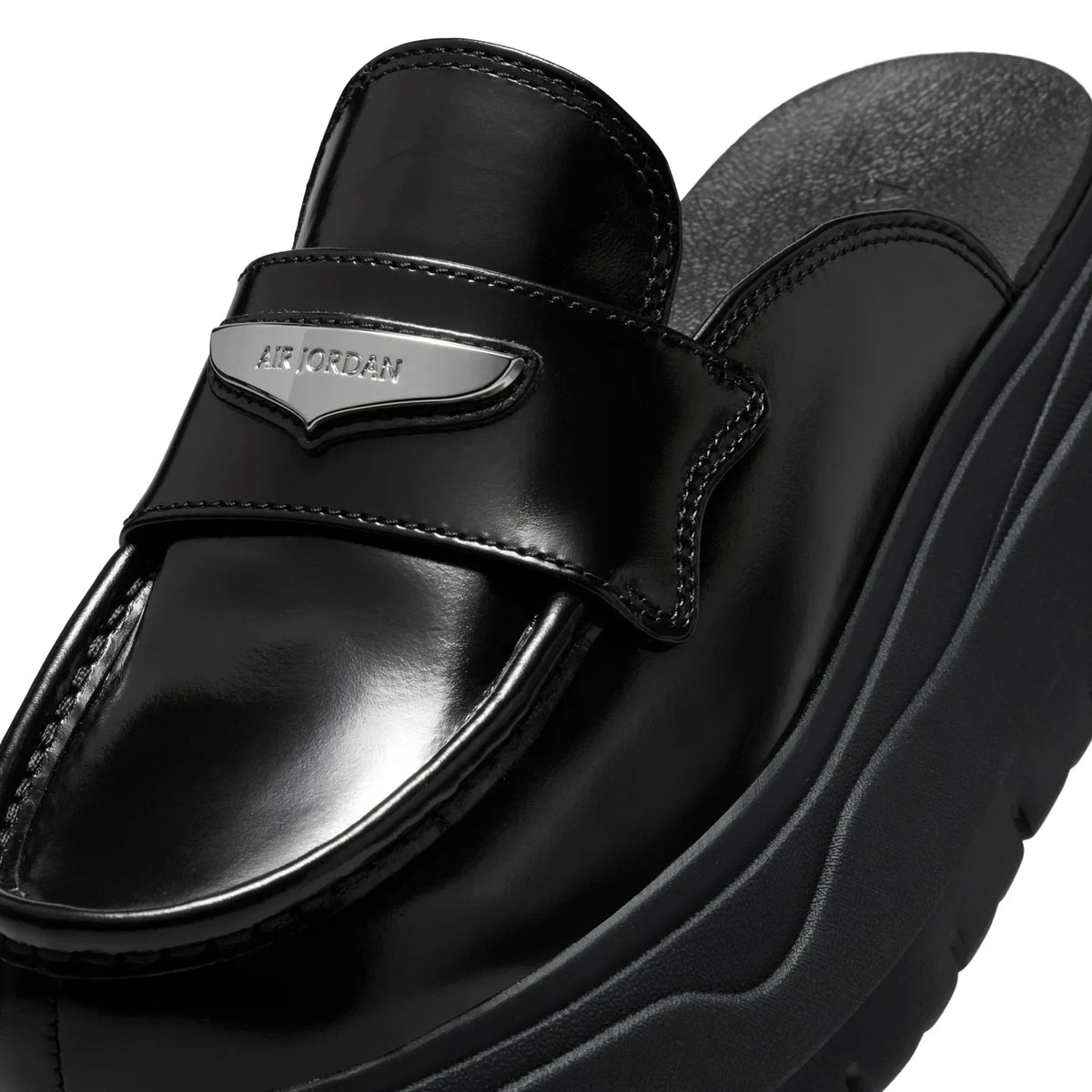 Mule 'Black Metallic Silver' Women's (2025)