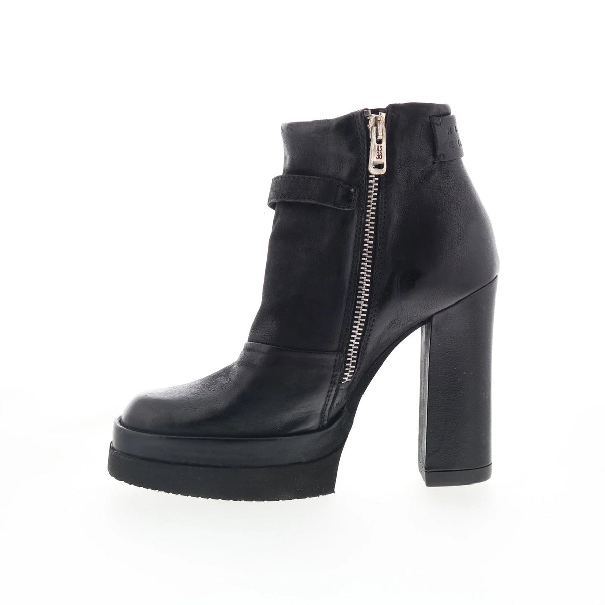 Vinal Womens Black Leather Zipper Ankle & Booties Boots