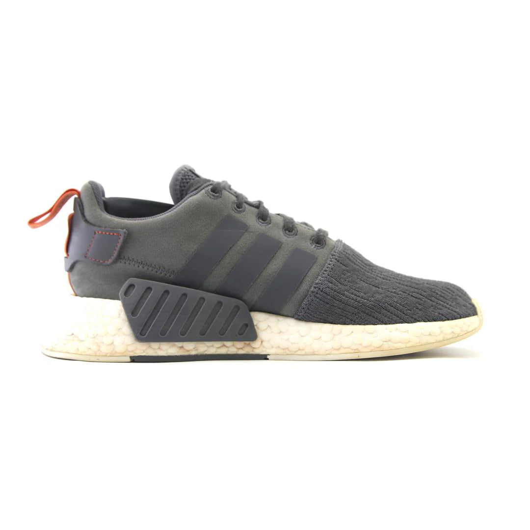NMD R2