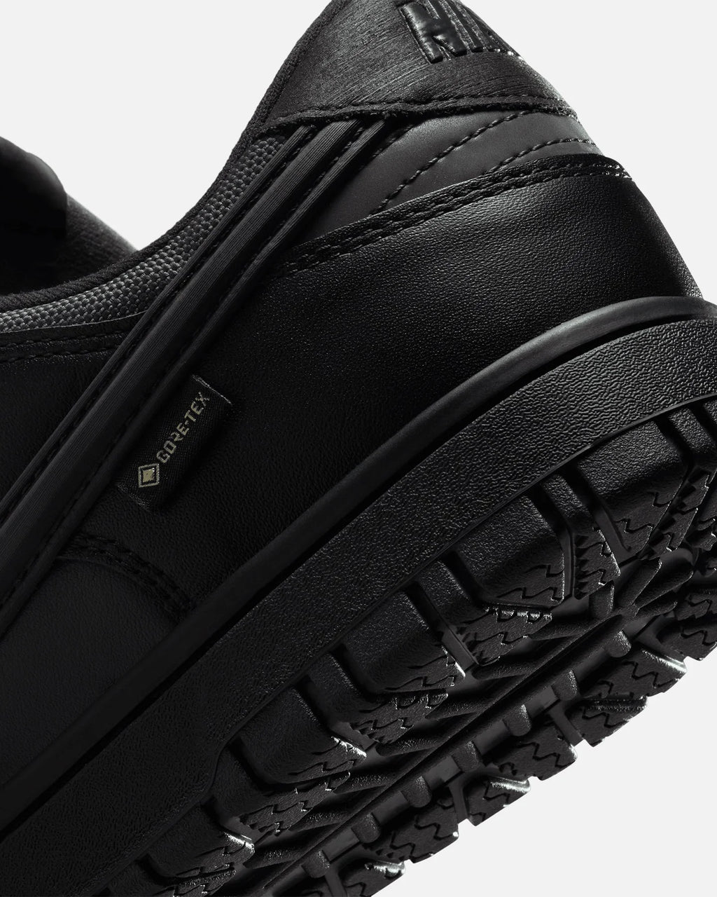 Dunk Low GORE-TEX Black/White