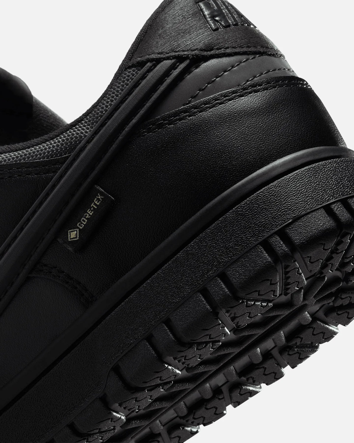 Dunk Low GORE-TEX Black/White
