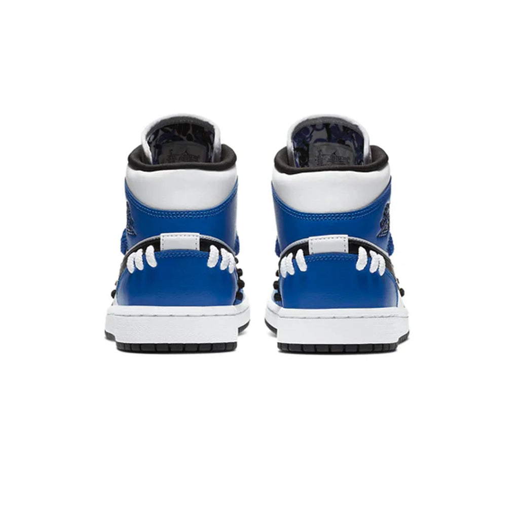 1 Mid W 'Sisterhood'