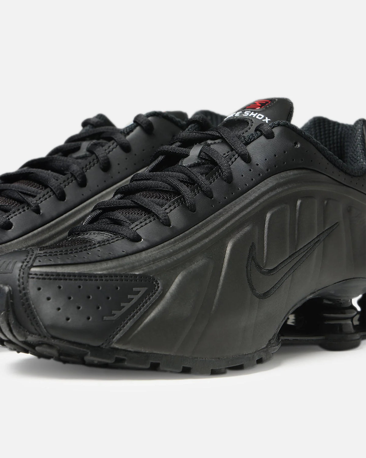 Shox R4 Black/Black