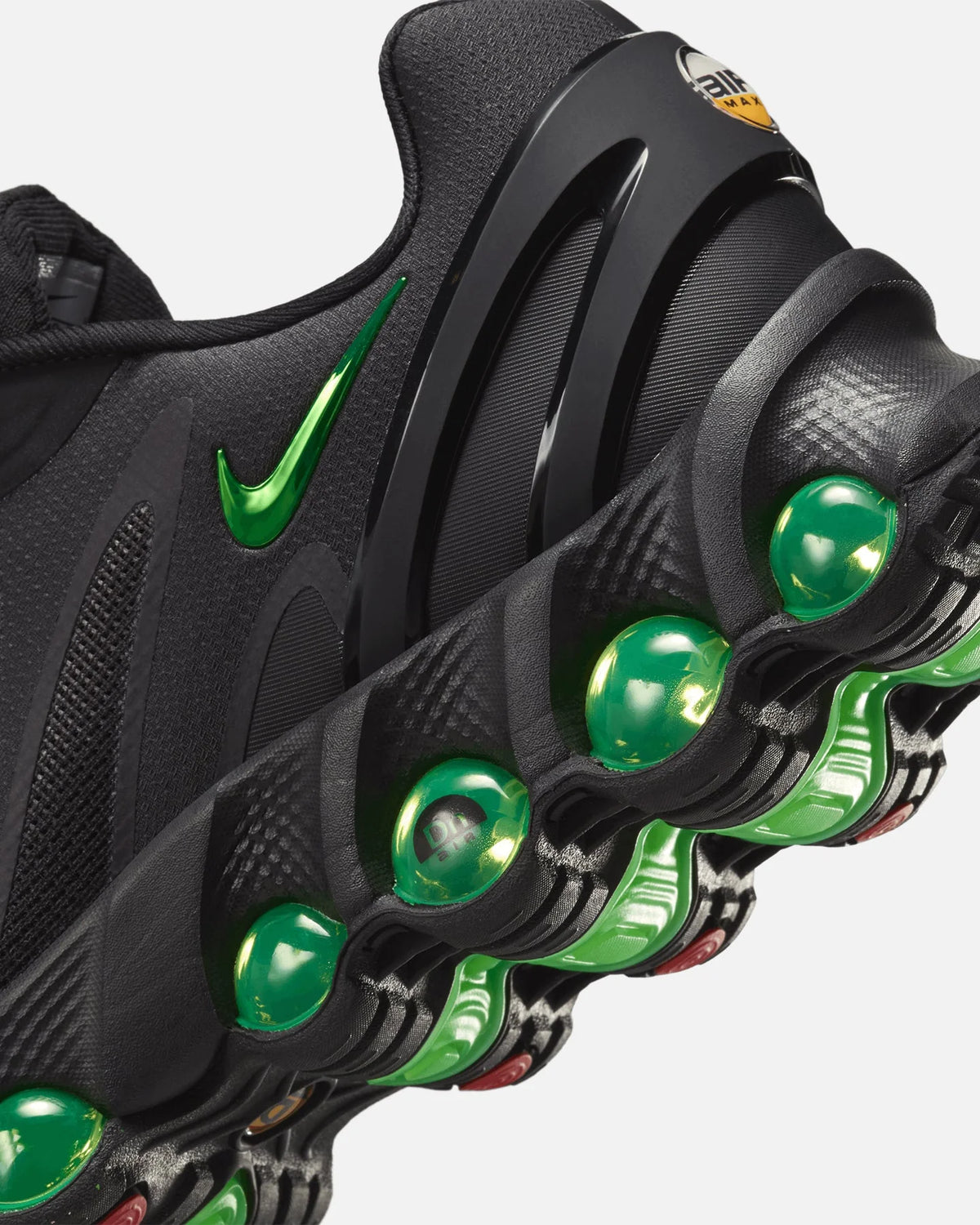 Air Max DN8 Black/Green