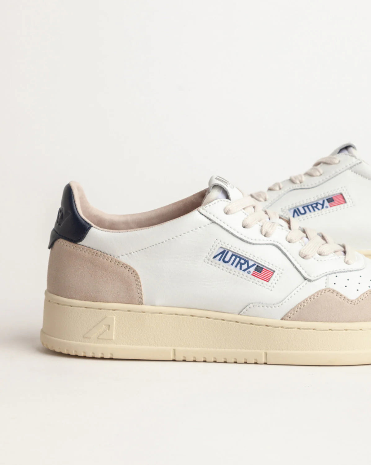 Medalist *Leather / Suede*