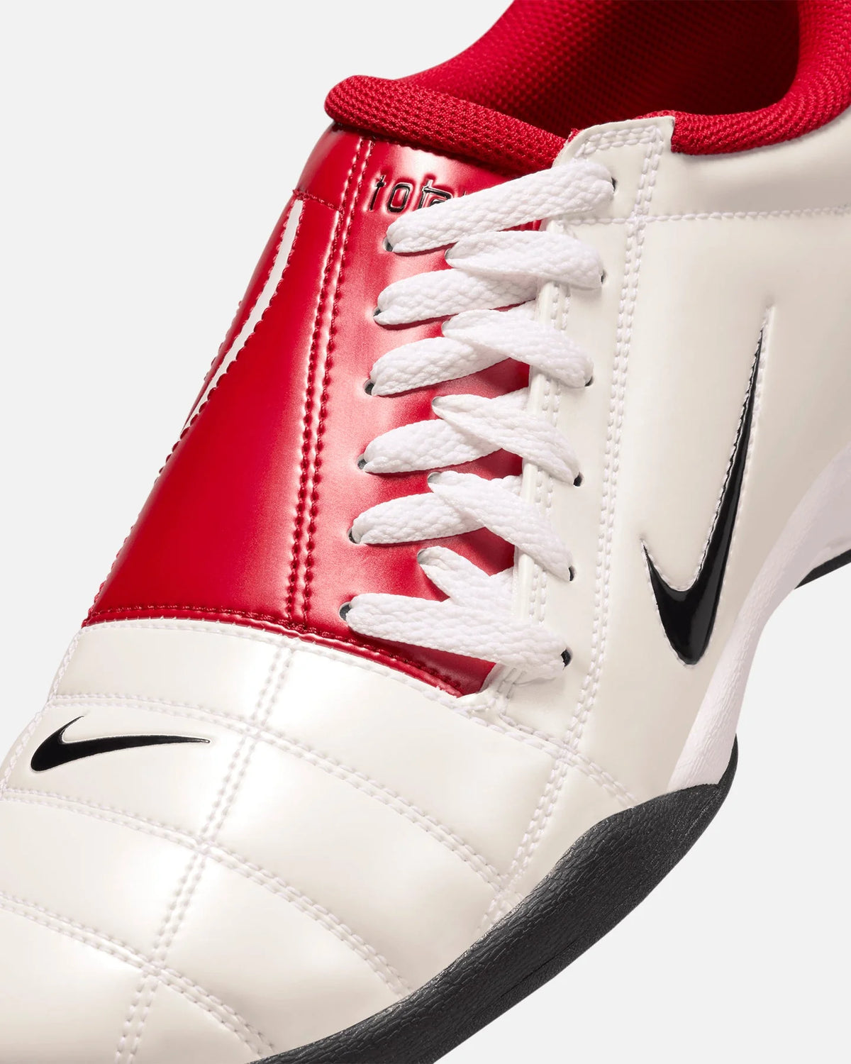 Total 90 White/Red