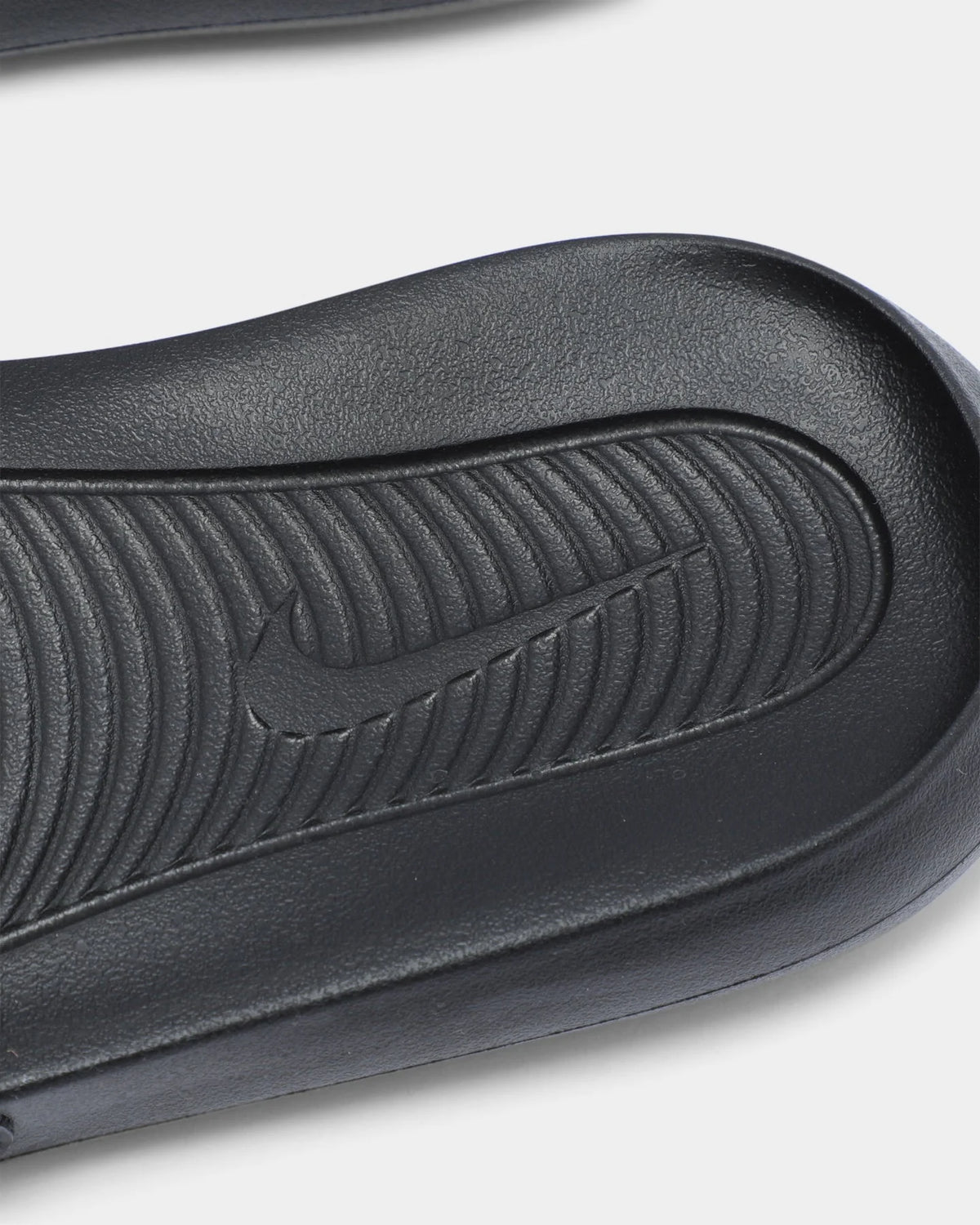 Victori One Slide Black/Metallic Gold