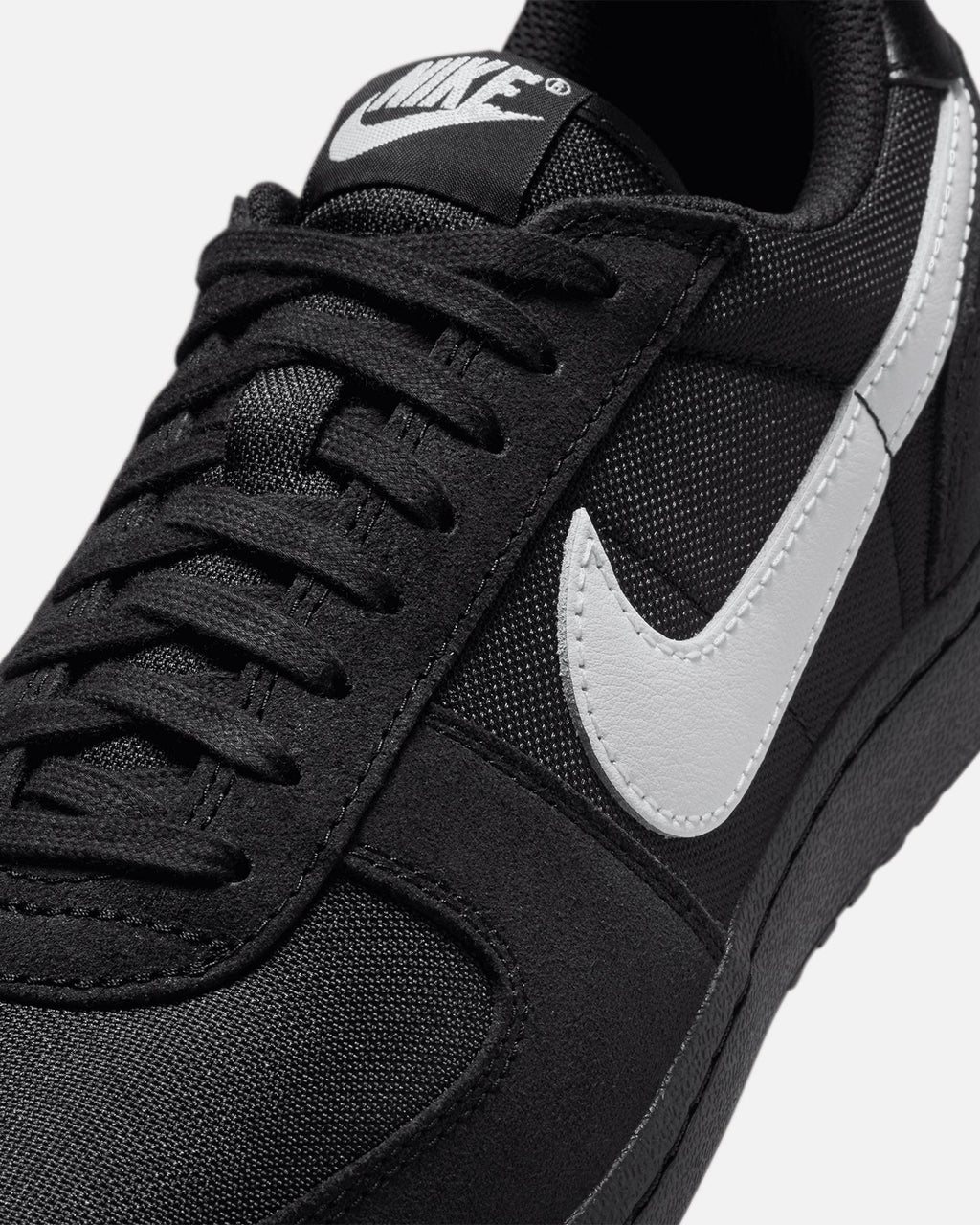 Field General Black/White