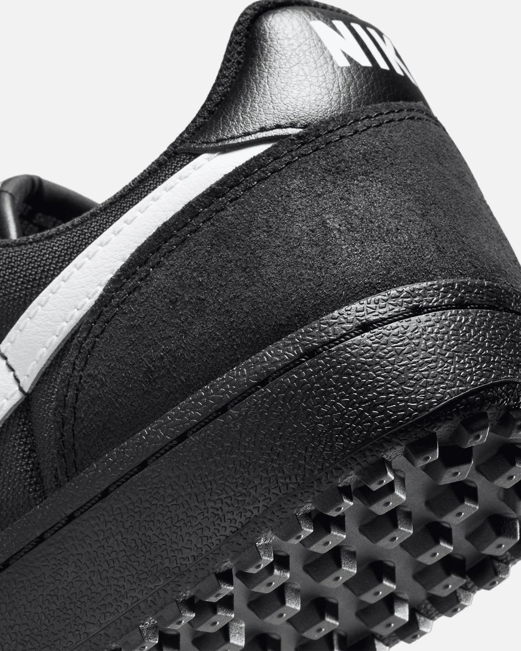 Field General Black/White