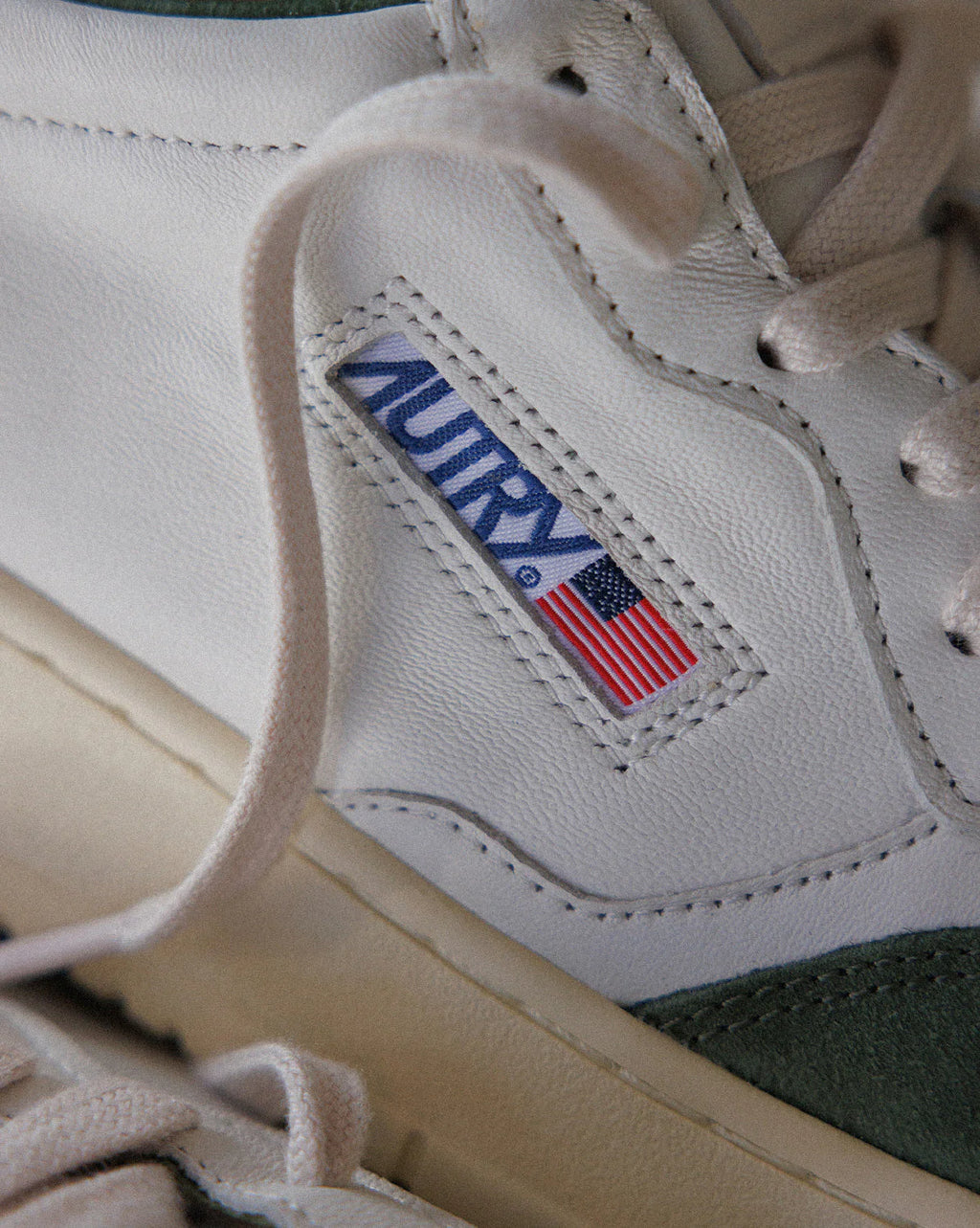 Medalist *Goat / Suede*