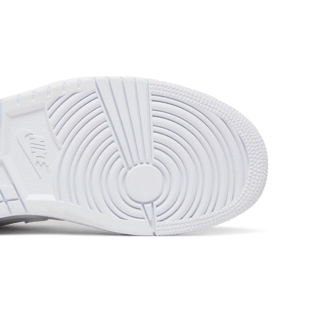 1 Low 'White' W (2022)