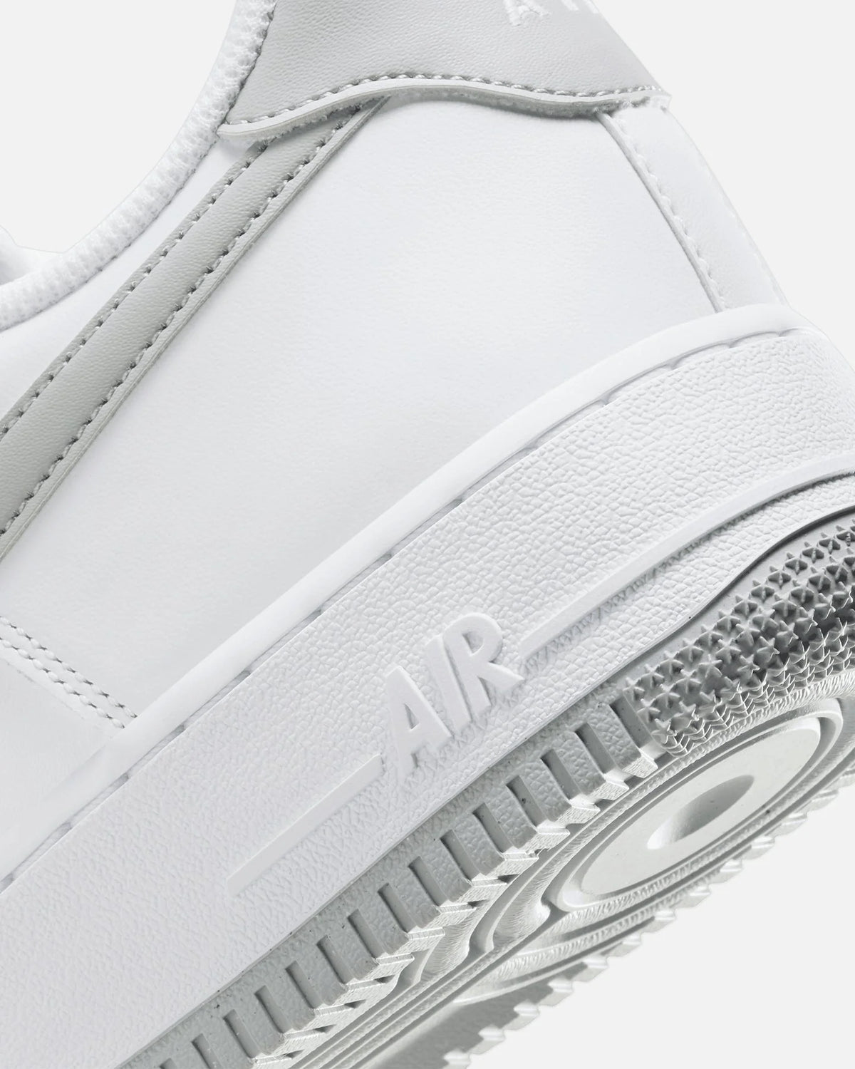 Air Force 1 '07 Essentials "Light Grey" White/Smoke Grey
