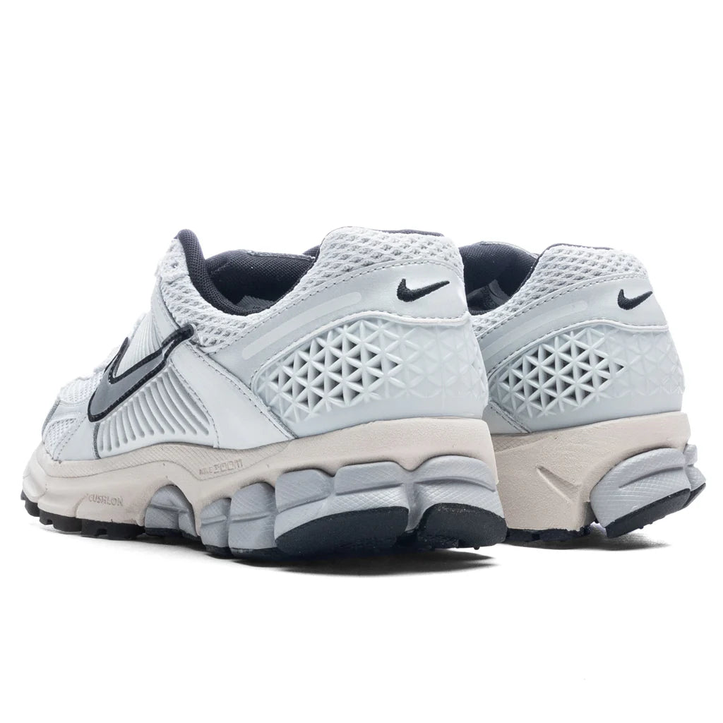 Women's Zoom Vomero 5 - Pure Platinum/Chrome/Light Orewood Brown