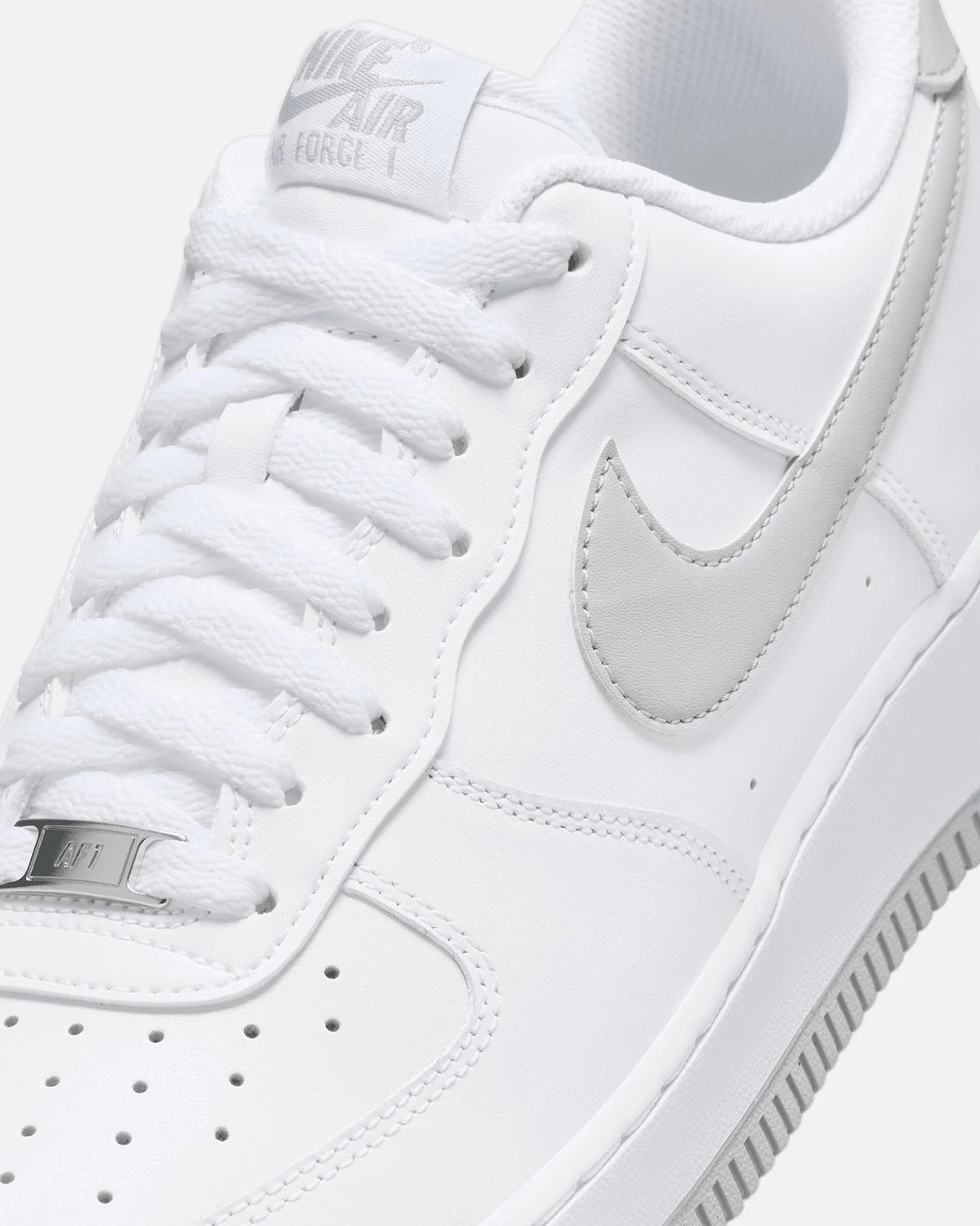 Air Force 1 '07 Essentials "Light Grey" White/Smoke Grey