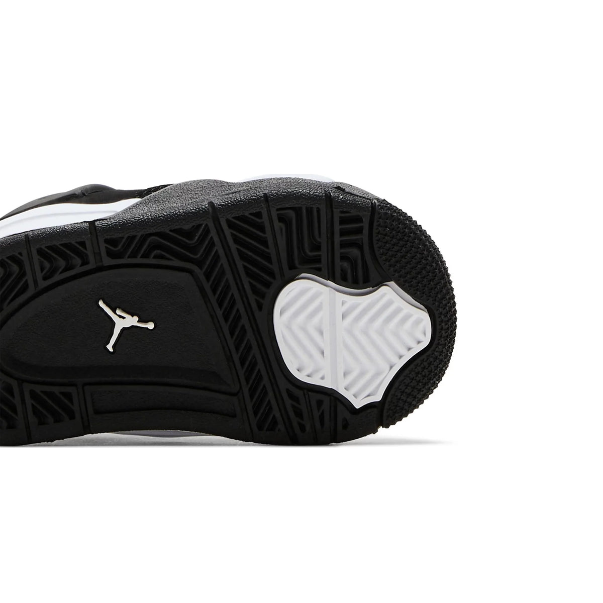 4 Retro 'White Thunder' TD (2024)