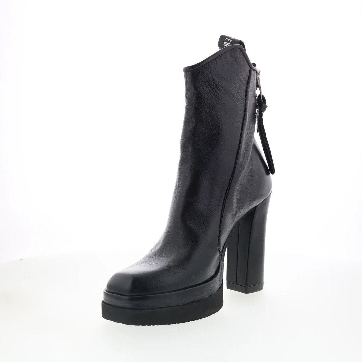 Vale Womens Black Leather Zipper Ankle & Booties Boots