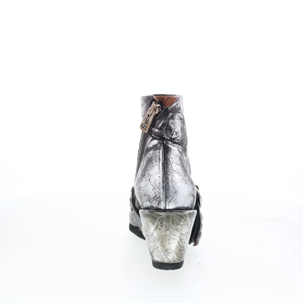 Maxie Womens Silver Leather Zipper Ankle & Booties Boots