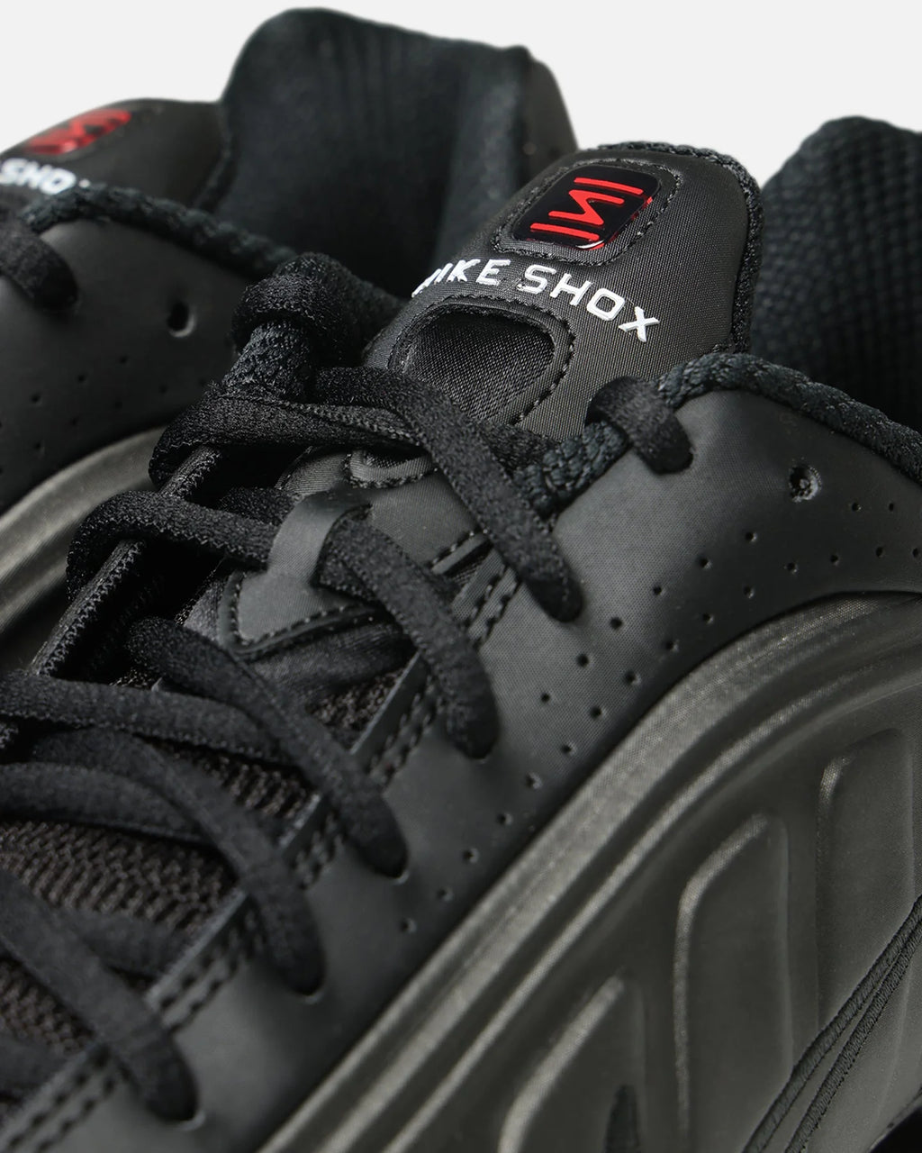 Shox R4 Black/Black