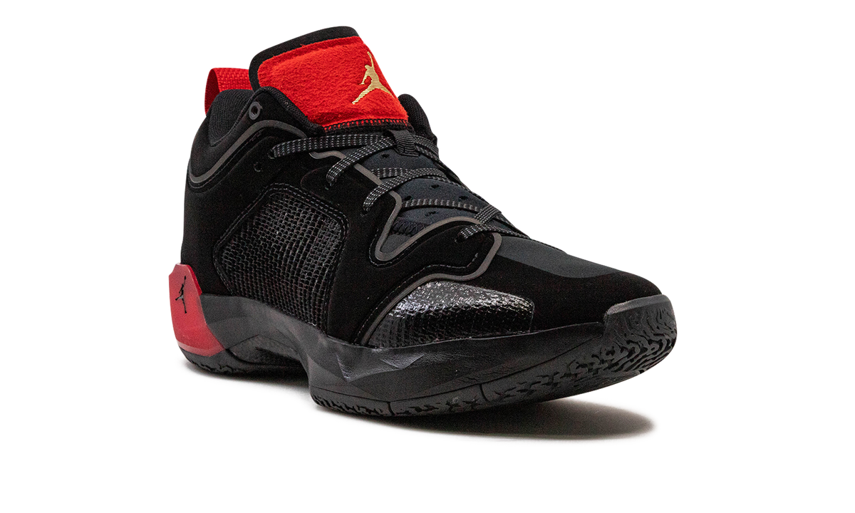 37 Low "Bred" DQ4122 007
